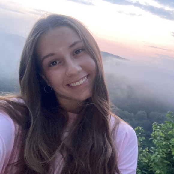 Meet your Posher, Emily- read my caption xoxo - Picture 3 of 4